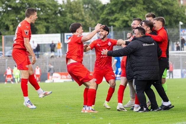 Riesiger Jubel beim VfR nach dem 1:0 durch Tim Seifert (36)
