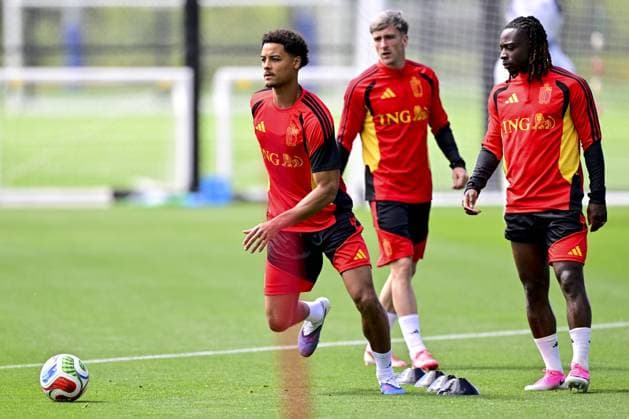Belgium s Koni De Winter, Belgium s Alexis Saelemaekers and Belgium s Jeremy Doku pictured during a training session of Belgian national soccer team Red Devils in their base camp, home of the Seattle Sounders, Renton, Seattle, USA, on Wednesday 10 June 2026. The Red Devils prepare for the 2026 FIFA World Cup, WM, Weltmeisterschaft, Fussball DIRKxWAEM  x177050022x