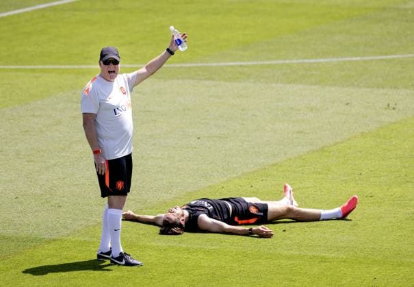 KANSAS CITY - Netherlands coach Ronald Koeman and Marten de Roon of the Netherlands during a training session of the Dutch national team, Nationalteam at Riverside Stadium on June 10, 2026, in Kansas City. The Dutch national team is preparing for the 2026 FIFA World Cup, WM, Weltmeisterschaft, Fussball ROBIN VAN LONKHUIJSEN ANP xVIxANPxSportx xxANPxIVx 560669561 originalFilename: 560669561.jpg