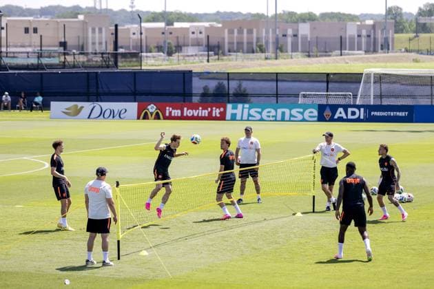 KANSAS CITY - The players during a training session of the Dutch national team, Nationalteam at Riverside Stadium on June 10, 2026, in Kansas City. The Dutch national team is preparing for the 2026 FIFA World Cup, WM, Weltmeisterschaft, Fussball ROBIN VAN LONKHUIJSEN ANP xVIxANPxSportx xxANPxIVx 560669747 originalFilename: 560669747.jpg