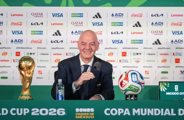 Soccer, men, 2025 26 season, FIFA Word Cup 2026 in Mexico, Canada and USA, Mexico City one day local time before the opening match, in the picture press conference with FIFA President Gianni Infantino in the media center in the Aztec Stadium with World Cup trophy and World Cup ball, 10 06 2026, Copyright: xMatthiasxKochx