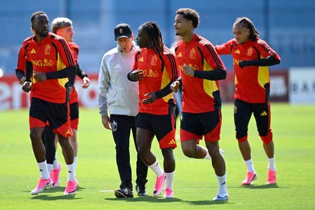 Belgian national football team - FIFA World Cup, WM, Weltmeisterschaft, Fussball 2026 - media activities 10 06 2026 RENTON, UNITED STATES OF AMERICA - JUNE 10 : Garcia Rudi head coach of Belgium and Doku Jeremy forward of Belgium pictured during a training session of the Belgian national football team during the FIFA World Cup 2026 on June 10, 2026 in Renton, United States of America, 10 06 2026 Renton United States of America  Copyright: xNicoxVereeckenx
