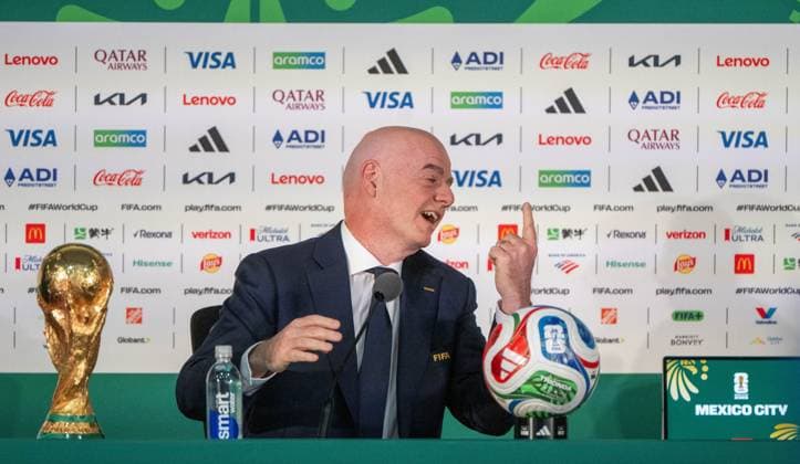 Soccer, men, 2025 26 season, FIFA Word Cup 2026 in Mexico, Canada and USA, Mexico City one day local time before the opening match, in the picture press conference with FIFA President Gianni Infantino in the media center in the Aztec Stadium with World Cup trophy and World Cup ball, 10 06 2026, Copyright: xMatthiasxKochx
