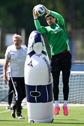 Belgian national football team - FIFA World Cup, WM, Weltmeisterschaft, Fussball 2026 - media activities 10 06 2026 RENTON, UNITED STATES OF AMERICA - JUNE 10 : Courtois Thibaut goalkeeper of Belgium during a training session of the Belgian national football team during the FIFA World Cup 2026 on June 10, 2026 in Renton, United States of America, 10 06 2026 Renton United States of America  Copyright: xNicoxVereeckenx