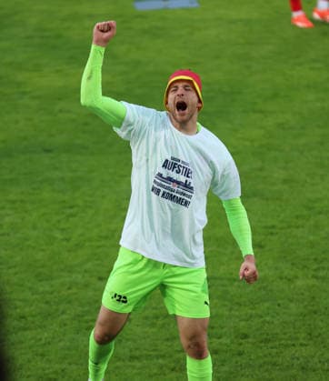 10 06 2026, Football relegation to Regionalliga Südwest, FK Pirmasens VfR Mannheim, v l , Goalkeeper David Nreca Bisinger VfR Mannheim cheering jubilantly celebrate DFL DFB REGULATIONS PROHIBIT ANY USE OF PHOTOGRAPHS AS IMAGE SEQUENCES AND OR QUASI VIDEO xdcx Copyright: HMBxMedia Claus