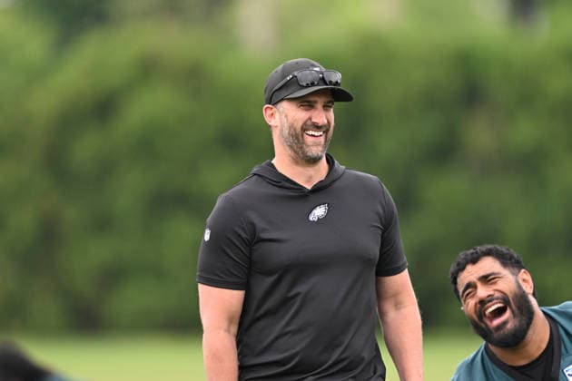 PHILADELPHIA, PA - JUNE 10: Philadelphia Eagles head coach Nick Sirianni reacts during the Philadelphia Eagles off season minicamp on June 10th, 2026 at the Jefferson Health Training Complex in Philadelphia, PA. (Photo by Terence Lewis Icon Sportswire) NFL, American Football Herren, USA JUN 10 Philadelphia Eagles Minicamp EDITORIAL USE ONLY Icon260610006