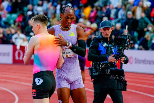 Athletics Bislett Games 2026 Oslo 20260610 Alison dos Santos from Brazil defeated Karsten Warholm in the Diamond League mens 400m hurdles under Photo Heiko Junge NTB Oslo Norway EDITORIAL USE ONLY RESTRICTED USE FOR BETTING COMPANIES  Copyright: xHeikoxJungex xNTBx