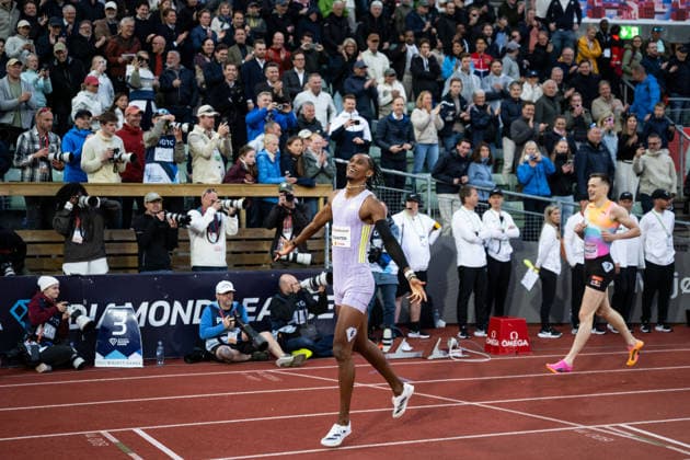 260610 Alison dos Santos of Brazil celebrates after winning men™s 400 meter hurdles during the Diamond League athletics competition Bislett Games on June 10, 2026 in Oslo Photo Jon Olav Nesvold BILDBYRAN COP 217 MM0071 bbeng friidrett friidrott athletics diamond league bislett games 2026 bislett games norge norway karsten warholm  Copyright: JONxOLAVxNESVOLD BB260610JE067
