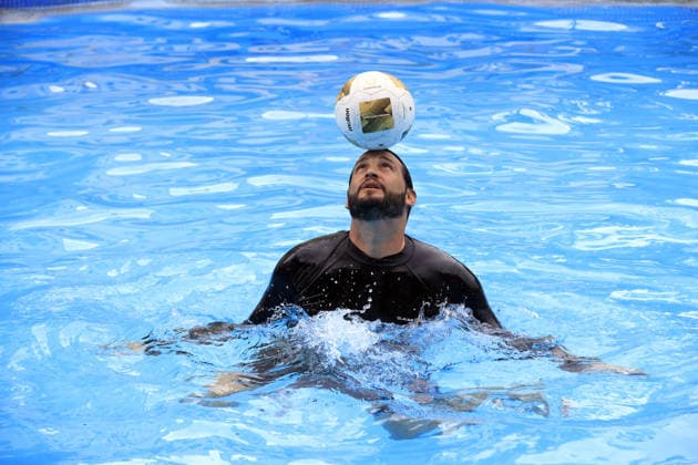 Joel Lefont Guinness World Record holder in Havana HAVANA, CUBA - JUNE 10: Joel Lefont, an athlete skilled in aquatic ball control and a Guinness World Record holder, broke his records for the most touches in one minute and the most touches in 30 seconds this Wednesday in Havana, Cuba. Angelo Mastrascusa Anadolu Havana Cuba. Editorial use only. Please get in touch for any other usage.  Copyright: x2026xAnadoluxAngeloxMastrascusax