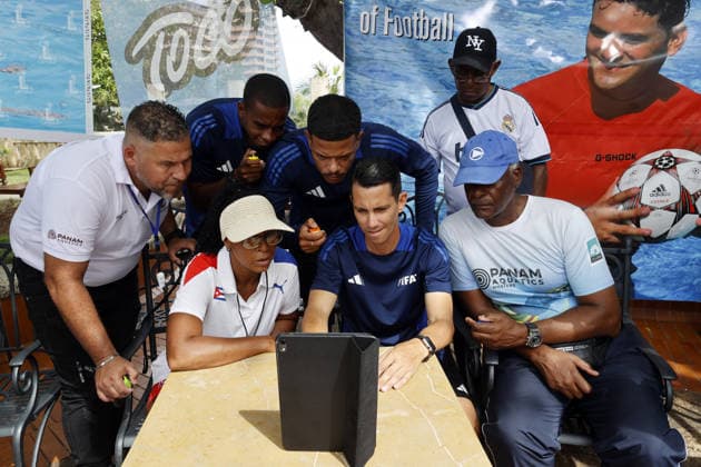 Joel Lefont Guinness World Record holder in Havana HAVANA, CUBA - JUNE 10: Joel Lefont, an athlete skilled in aquatic ball control and a Guinness World Record holder, broke his records for the most touches in one minute and the most touches in 30 seconds this Wednesday in Havana, Cuba. Angelo Mastrascusa Anadolu Havana Cuba. Editorial use only. Please get in touch for any other usage.  Copyright: x2026xAnadoluxAngeloxMastrascusax
