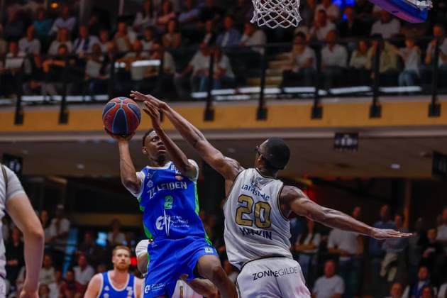 Jose Dimitri Maconda of ZZ Leiden and Nelson Ellis Haskin of Landstede Hammers battle for the ball Landstede Hammers v ZZ Leiden, Play-off Final Basketball, Landstede Hammers v ZZ Leiden, Landstede Sportcentrum, June 10, 2026, Zwolle, Netherlands.