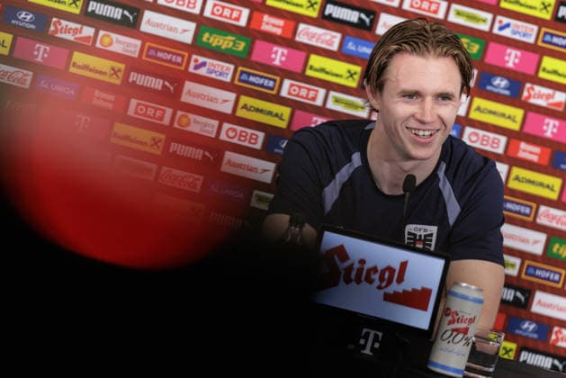 Fußball, FIFA WM 2026, Nationalteam Österreich, Pressekonferenz FOOTBALL - FIFA World Cup, WM, Weltmeisterschaft, Fussball 2026, preview SANTA BARBARA,CALIFORNIA,USA,10.JUN.26 - FOOTBALL - FIFA World Cup 2026, USA, Mexico, Canada, preview, Oesterreichischer Fussball-Bund, press conference, PK, Pressekonferenz team AUT. Image shows Patrick Wimmer (AUT).  GEPAxpictures xArminxRauthner