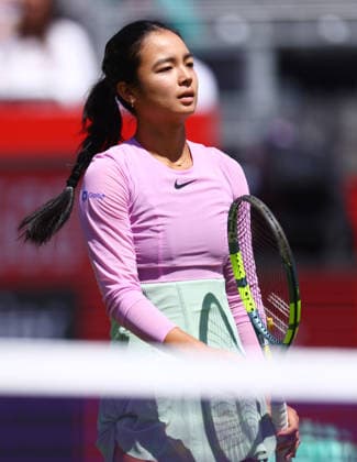 Tennis, WTA-Turnier in London, Queens Club #2 2026 HSBC Tennis Championships, Queens Club, London, UK - 10 06 2026 Alexandra Eala (PHI) in action during her second round match against Iva Jovic (USA) in the HSBC 2026 Championships at Queens Club in London London Queens Club London GBR Copyright: xMarkxGreenwoodx