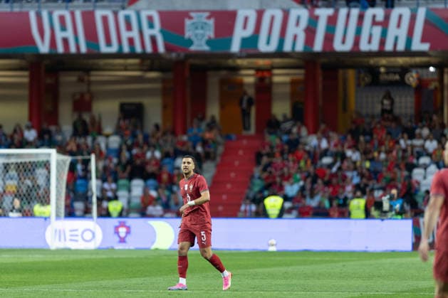 June 10, 2026, Leiria, Leiria, Portugal: Portugal and Manchester United, ManU defender DIOGO DALOT (5) in action during the game for the International Friendly, Länderspiel, Nationalmannschaft game between Portugal vs Nigeria at Estadio Dr. Magalhaes Pessoa Leiria Portugal - ZUMAs359 20260610_zsp_s359_049 Copyright: xAlexandrexdexSousax