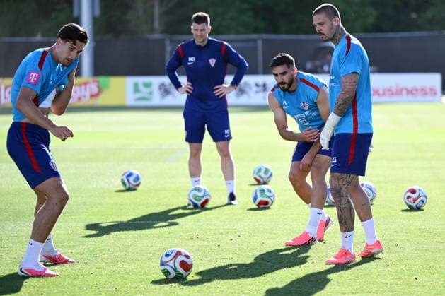 Alexandria, USA, 100626. Croatian football national team, Nationalteam training opened for the audience in the base camp at Episcopal Highschool during the FIFA World Cup, WM, Weltmeisterschaft, Fussball Photo: Boris Kovacev CROPIX Copyright: xxBorisxKovacevx xCROPIXx trening_hrvatska27-100626
