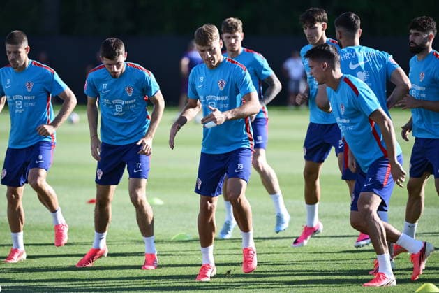 Alexandria, USA, 100626. Croatian football national team, Nationalteam training opened for the audience in the base camp at Episcopal Highschool during the FIFA World Cup, WM, Weltmeisterschaft, Fussball Photo: Boris Kovacev CROPIX Copyright: xxBorisxKovacevx xCROPIXx trening_hrvatska30-100626