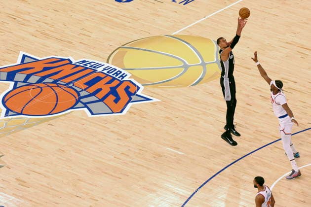 NBA, Basketball Herren, USA Finals Game 4 - San Antonio Spurs at New York Knicks San Antonio Spurs forward-center Victor Wembanyama (C) in action during Game 4 of the NBA Finals, played between the San Antonio Spurs and New York Knicks at Madison Square Garden in New York, New York, USA, 10 June 2026. NEW YORK NEW YORK UNITED STATES  Copyright: xSARAHxYENESELx