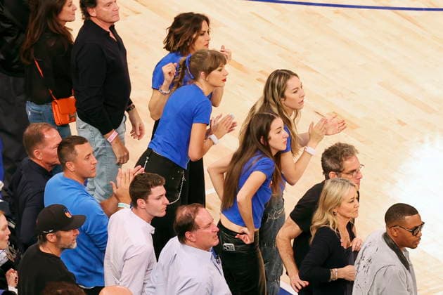 NBA, Basketball Herren, USA Finals Game 4 - San Antonio Spurs at New York Knicks Taylor Swift (C) watches Game 4 of the NBA Finals, played between the San Antonio Spurs and New York Knicks at Madison Square Garden in New York, New York, USA, 10 June 2026. NEW YORK NEW YORK UNITED STATES  Copyright: xSARAHxYENESELx