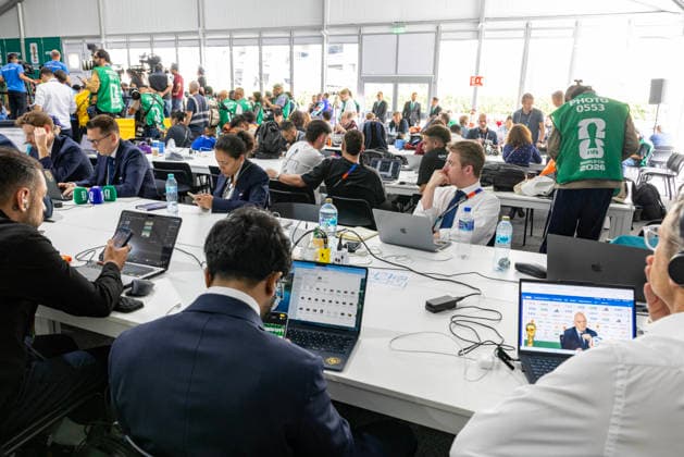 Fußball, FIFA WM 2026, Eindrücke aus dem Pressezentrum in Mexiko-Stadt MEXICO CITY, MEXICO - JUNE 10: Media staff work at the media center of Mexico City Stadium on June 10, 2026 in Mexico City, Mexico. Mexico City Stadium has been confirmed as the venue for the opening fixture of the FIFA World Cup, WM, Weltmeisterschaft, Fussball 2026 on June 11, becoming the first stadium to host three FIFA World Cup opening matches.  Copyright: xVCGx 111647502891