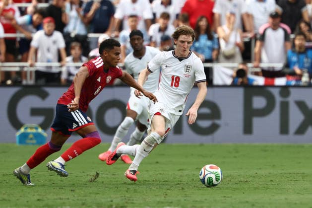 ORLANDO, FL - JUNE 10: England midfielder Anthony Gordon (18) attacks with the ball in the first half during the friendly soccer match betwene England and Costa Rica on Wednesday, June 10, 2026 at i nter&Co Stadium in Orando, FL (Photo by Peter Joneleit Icon Sportswire) SOCCER: JUN 10 England vs Costa Rica EDITORIAL USE ONLY Icon260610009