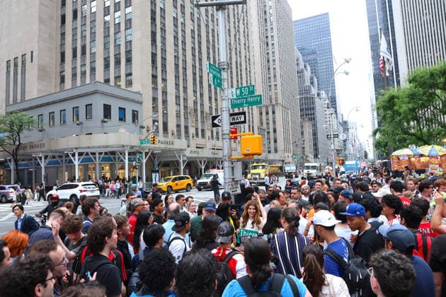 Thierry Henry Street Sign unveiled in New York French Arsenal soccer player legend Thierry Henry way street sign unveiled next to Radio City Hall in New York ahead of the World Cup in The US, Canada and Mexico on June 10, 2026. Photo by Charles Guerin ABACAPRESS.COM New York NY  Copyright: xGuerinxCharles ABACAx