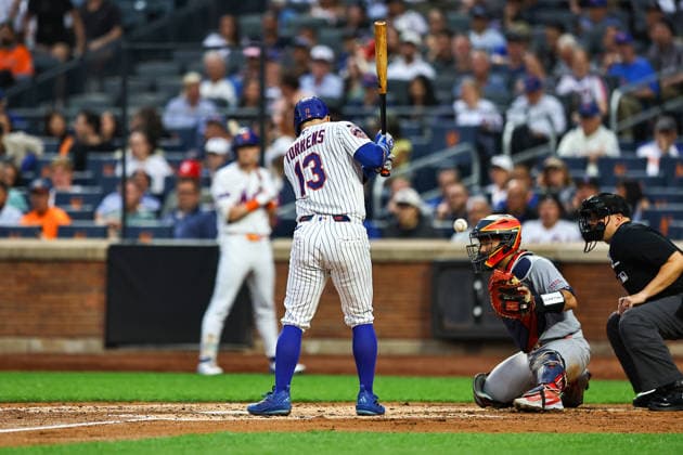 MLB, Baseball Herren, USA St. Louis Cardinals Vs. New York Mets New York Mets player Luis Torrens 13 is hit by a pitch during the third inning of a baseball game against the St. Louis Cardinals at Citi Field in Flushing, New York, on June 10, 2026. Flushing New York United States  Copyright: xGordonxDonovanx originalFilename:donovan-mlbstlou260610_npwDF.jpg
