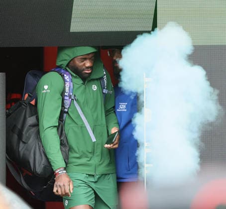 11 06 2026, Boss Open 2026, ATP Tour 250 Stuttgart, TTC Weissenhof, Tennis, Sport, in the picture Frances Tiafoe USA surprised by a cloud of smoke