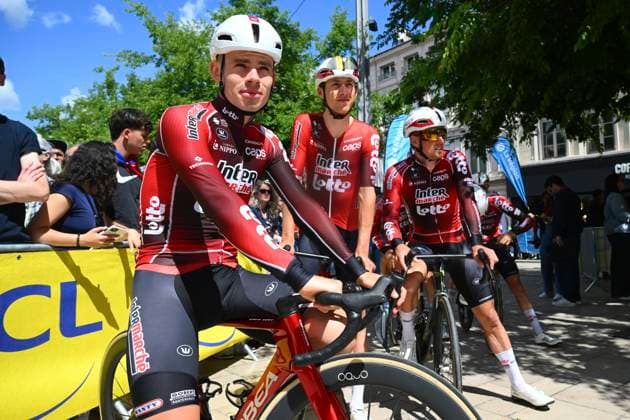 Tour Auvergne - Rhone-Alpes 2026 Stage 5 PARC DES OISEAUX - VILLARS-LES-DOMBES, FRANCE - JUNE 11 : Fox Matthew (AUS) of Lotto Intermarche during stage 5 of the 78th edition of Tour Auvergne - Rhone-Alpes an UCI World Tour 2.UWT cycling road race stage for Men Elite of 195.8 km with start in Saint-Chamond and finish in Parc des Oiseaux - Villars-les-Dombes on June 11, 2026 in Parc des Oiseaux - Villars-les-Dombes, France, 11 06 2026 ( Motordriver Guy De Vuyst - Parc des Oiseaux - Villars-les-Dombes France  Copyright: xVincentxKalutx