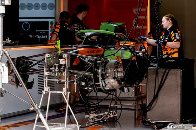 BARCELONA Mechanics at work on the car of Formula 1 driver Lando Norris of McLaren Mastercard Formula 1 Team during the Formula 1 Spain Catalonia at the Circuit de Barcelona Catalunya on June 11, 2026 in Barcelona, Spain Photo by DeFodi Images