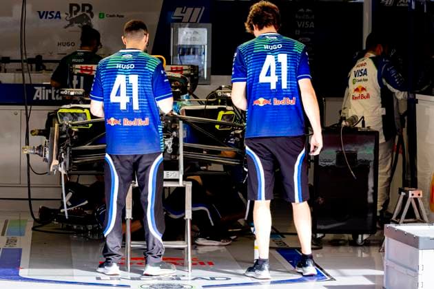 BARCELONA Mechanics wearing special shirts from Formula 1 driver Arvid Lindblad or Visa Cash App Racing Bulls Formula One Team during the Formula 1 Spain Catalonia at the Circuit de Barcelona Catalunya on June 11, 2026 in Barcelona, Spain Photo by DeFodi Images