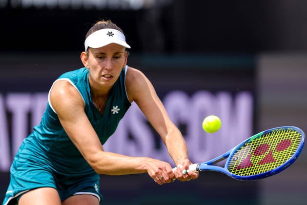 ROSMALEN, NETHERLANDS - JUNE 11: Elise Mertens of Belgium plays a backhand in her Women s Singles Second Round match against Elena-Gabriela Ruse of Romania during Day 4 of the Libema Open Grass Court Championships at the Autotron on June 11, 2026 in Rosmalen, Netherlands.  Copyright: xRenexNijhuis MBxMediax