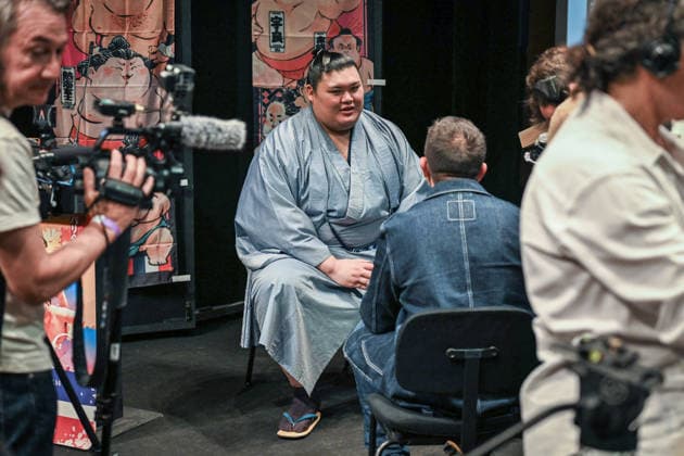 MUFG Paris Sumo Tournament press conference, PK, Pressekonferenz - Paris Onosato Daiki speaks during a TV interview after a press conference for the MUFG Paris Sumo Tournament 2026 in Paris on June 11, 2026. Photo by Firas Abdullah ABACAPRESS.COM Paris Ile-de-France France  Copyright: xAbdullahxFiras ABACAx