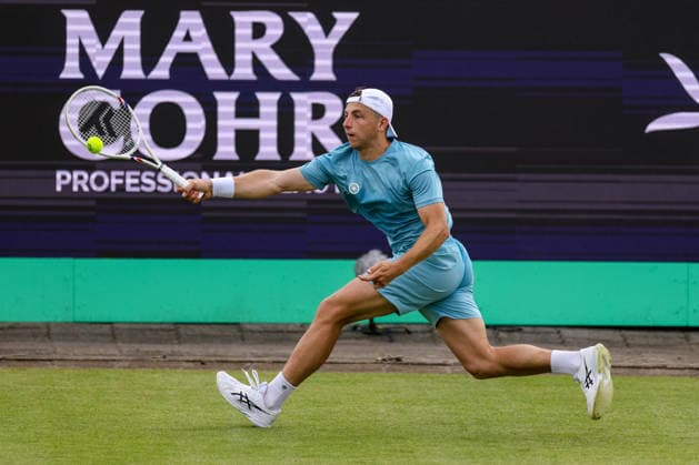 ROSMALEN, NETHERLANDS - JUNE 11: Tallon Griekspoor of the Netherlands plays a forehand in his Men s Singles Second Round match against Zhizhen Zhang of China during Day 4 of the Libema Open Grass Court Championships at the Autotron on June 11, 2026 in Rosmalen, Netherlands.  Copyright: xRenexNijhuis MBxMediax