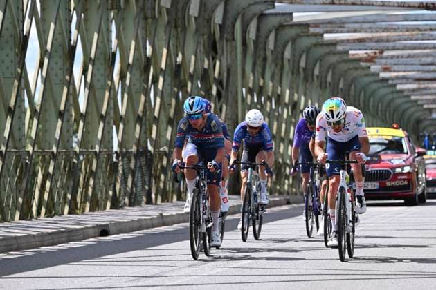 Tour Auvergne - Rhone-Alpes 2026 Stage 5 PARC DES OISEAUX - VILLARS-LES-DOMBES, FRANCE - JUNE 11 : Arriolabengoa Julen (ESP) of Caja Rural - Seguros RGA, Reinderink Pepijn (NED) of Soudal Quick-Step, Houle Hugo (CAN) of Alpecin - Premier Tech, Dhondt Robbe (BEL) of Team Picnic PostNL, Engelhardt Felix (GER) of Team Jayco AlUla, Guernalec Thibault (FRA) of TotalEnergies during stage 5 of the 78th edition of Tour Auvergne - Rhone-Alpes an UCI World Tour 2.UWT cycling road race stage for Men Elite of 195.8 km with start in Saint-Chamond and finish in Parc des Oiseaux - Villars-les-Dombes on June 11, 2026 in Parc des Oiseaux - Villars-les-Dombes, France, 11 06 2026 ( Motordriver Guy De Vuyst - Parc des Oiseaux - Villars-les-Dombes France  Copyright: xVincentxKalutx