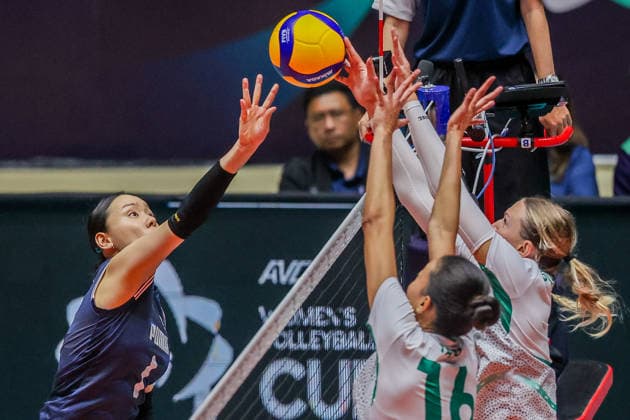 (260611) -- ILOCOS SUR PROVINCE, June 11, 2026 -- Lee Yelim (L) of South Korea competes during the pool A match between South Korea and Australia at the 2026 AVC Women s Cup in Ilocos Sur Province, the Philippines, on June 11, 2026. ) (SP)THE PHILIPPINES-ILOCOS SUR PROVINCE-VOLLEYBALL-AVC WOMEN S CUP RouellexUmali 