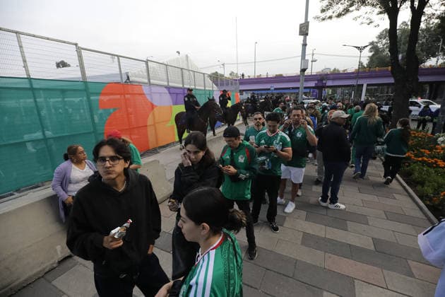 Fans Attending FIFA World Cup, WM, Weltmeisterschaft, Fussball Opening Match At Azteca Stadium Mexicans arrive the Azteca Stadium to support the Mexican national team, Nationalteam in the opening match against South Africa of the 2026 FIFA World Cup. on June 11, 2026 in Mexico City, Mexico. (Photo by Ian Robles Eyepix Group) Copyright: xIanxRobles xEyepixxGroupx EL_11062026_186403JPEG