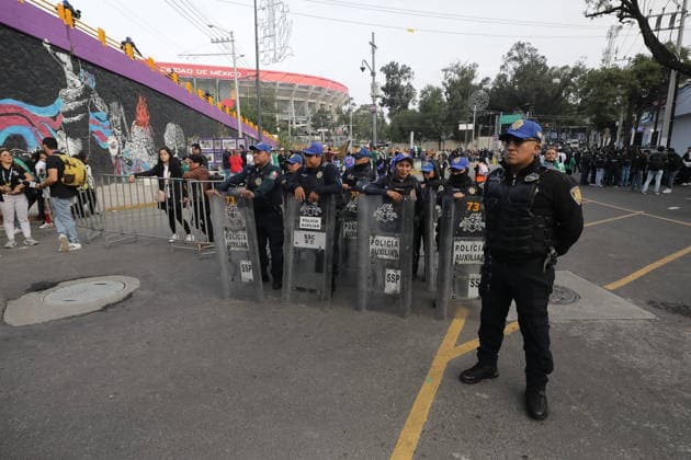 Fans Attending FIFA World Cup, WM, Weltmeisterschaft, Fussball Opening Match At Azteca Stadium Police at Azteca Stadium in the opening match between Mexico and South Africa of the 2026 FIFA World Cup. on June 11, 2026 in Mexico City, Mexico. (Photo by Ian Robles Eyepix Group) Copyright: xIanxRobles xEyepixxGroupx EL_11062026_186405JPEG