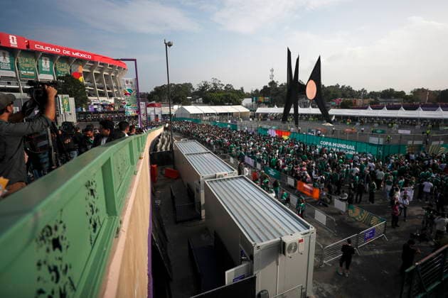FIFA World Cup, WM, Weltmeisterschaft, Fussball 2026 - Group A - Mexico vs South Africa Fans queue outside the Mexico City Stadium, Mexico, 11 June 2026, prior to the FIFA World Cup 2026 opening match Mexico against South Africa. MEXICO CITY Mexico  Copyright: xIsaacxEsquivelx