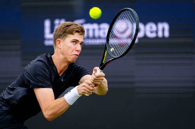 DEN BOSCH - Thijs Boogaard during the ATP, Tennis Herren singles match against Daniil Medvedev at the LibÃ ma Open 2026. The combined ATP WTA, Tennis Damen tournament is being held on the event grounds of the former Autotron car theme park. IRIS VAN DEN BROEK ANP xVIxANPxSportx xxANPxIVx 560748601 originalFilename: 560748601.jpg