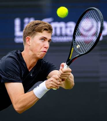 DEN BOSCH - Thijs Boogaard during the ATP, Tennis Herren singles match against Daniil Medvedev at the LibÃ ma Open 2026. The combined ATP WTA, Tennis Damen tournament is being held on the event grounds of the former Autotron car theme park. IRIS VAN DEN BROEK ANP xVIxANPxSportx xxANPxIVx 560748775 originalFilename: 560748775.jpg