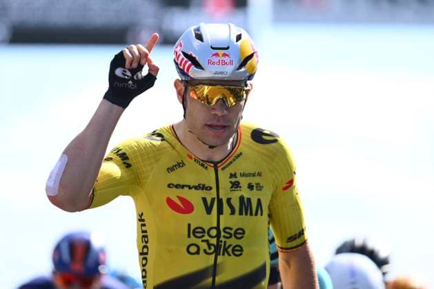 Tour Auvergne - Rhone-Alpes 2026 Stage 5 PARC DES OISEAUX - VILLARS-LES-DOMBES, FRANCE - JUNE 11 : Van Aert Wout (BEL) of Team Visma Lease a Bike wins the sprint during stage 5 of the 78th edition of Tour Auvergne - Rhone-Alpes an UCI World Tour 2.UWT cycling road race stage for Men Elite of 195.8 km with start in Saint-Chamond and finish in Parc des Oiseaux - Villars-les-Dombes on June 11, 2026 in Parc des Oiseaux - Villars-les-Dombes, France, 11 06 2026 ( Motordriver Guy De Vuyst - Parc des Oiseaux - Villars-les-Dombes France  Copyright: xVincentxKalutx