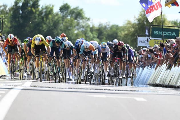 11-06-2026 Tour Auvergne - Rhone Alpes; Tappa 05 Saint Chamond - Parc Des Oiseaux; 2026, Visma - Lease A Bike; 2026, Nsn; 2026, Tudor; 2026, Bahrain Victorious; Van Aert, Wout; Hofstetter, Hugo; Trentin, Matteo; Bauhaus, Phil; Parc Des Oiseaux; 
