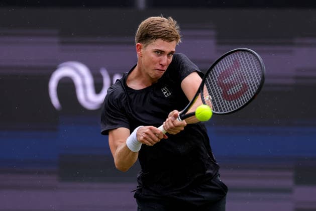 ROSMALEN, NETHERLANDS - JUNE 11: Thijs Boogaard of the Netherlands plays a backhand in his Men s Singles Second Round match against Daniil Medvedev of Russia during Day 4 of the Libema Open Grass Court Championships at the Autotron on June 11, 2026 in Rosmalen, Netherlands.  Copyright: xRenexNijhuis MBxMediax