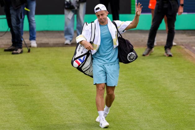 ROSMALEN, NETHERLANDS - JUNE 11: Tallon Griekspoor of the Netherlands looks dejected after his Men s Singles Second Round match against Zhizhen Zhang of China during Day 4 of the Libema Open Grass Court Championships at the Autotron on June 11, 2026 in Rosmalen, Netherlands.  Copyright: xRenexNijhuis MBxMediax