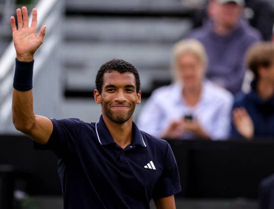 ROSMALEN, NETHERLANDS - JUNE 11: Felix Auger-Aliassime of Canada celebrates after his Men s Singles Second Round match against Marton Fucsovics of Hungary during Day 4 of the Libema Open Grass Court Championships at the Autotron on June 11, 2026 in Rosmalen, Netherlands.  Copyright: xRenexNijhuis MBxMediax