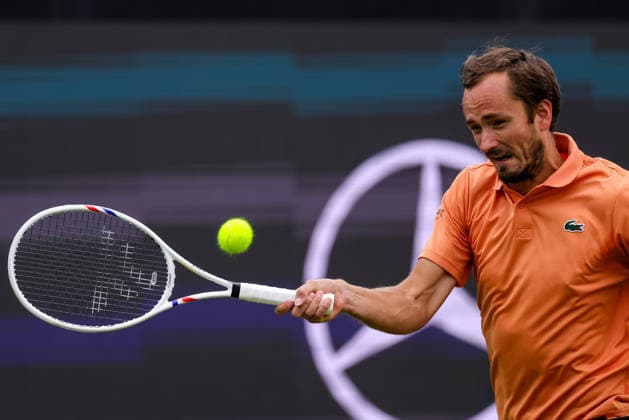 ROSMALEN, NETHERLANDS - JUNE 11: Daniil Medvedev of Russia plays a forehand in his Men s Singles Second Round match against Thijs Boogaard of the Netherlands during Day 4 of the Libema Open Grass Court Championships at the Autotron on June 11, 2026 in Rosmalen, Netherlands.  Copyright: xRenexNijhuis MBxMediax