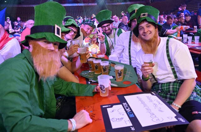 11 06 2026, xhbx, Dart World Cup of Darts 2025, v l Dart Fans, Spectators, Mood, Disguise, Costumes, Shield 180 DFL DFB REGULATIONS PROHIBIT ANY USE OF PHOTOGRAPHS as IMAGE SEQUENCES and or QUASI VIDEO Frankfurt