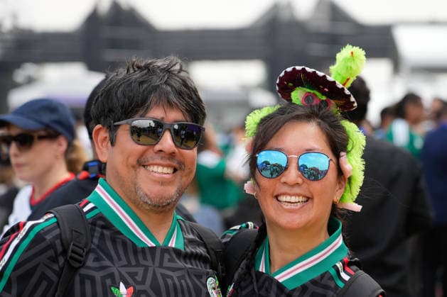 Mexico v South Africa: Group A - FIFA World Cup, WM, Weltmeisterschaft, Fussball 2026 Supporters of Mexico pose for the photo during the FIFA World Cup 2026 Group A match between Mexico and South Africa at Mexico City Stadium on June 11, 2026 in Mexico City, Mexico. Mexico City Mexico Mexico  Copyright: xJosexBretonx originalFilename:bretonhernandez-mexicovs260611_npuGJ.jpg