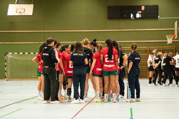 Germany U20w vs Portugal U20w, Handball, Four Nations Tournament, 11 6 2026, Season 2025 2026, Hannover The team of Portugal U20 Women POR during a timeout Hannover Sporthalle Sahlkamp Germany