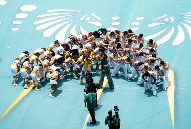 Soccer, Men, FIFA World Cup 2026 in Mexico, Canada and USA, Opening match in Mexico City Group A, 1 Matchday , Mexico South Africa, Shakira and Burna Boy with dancers at the opening ceremony, 11 06 2026, Copyright: xMatthiasxKochx